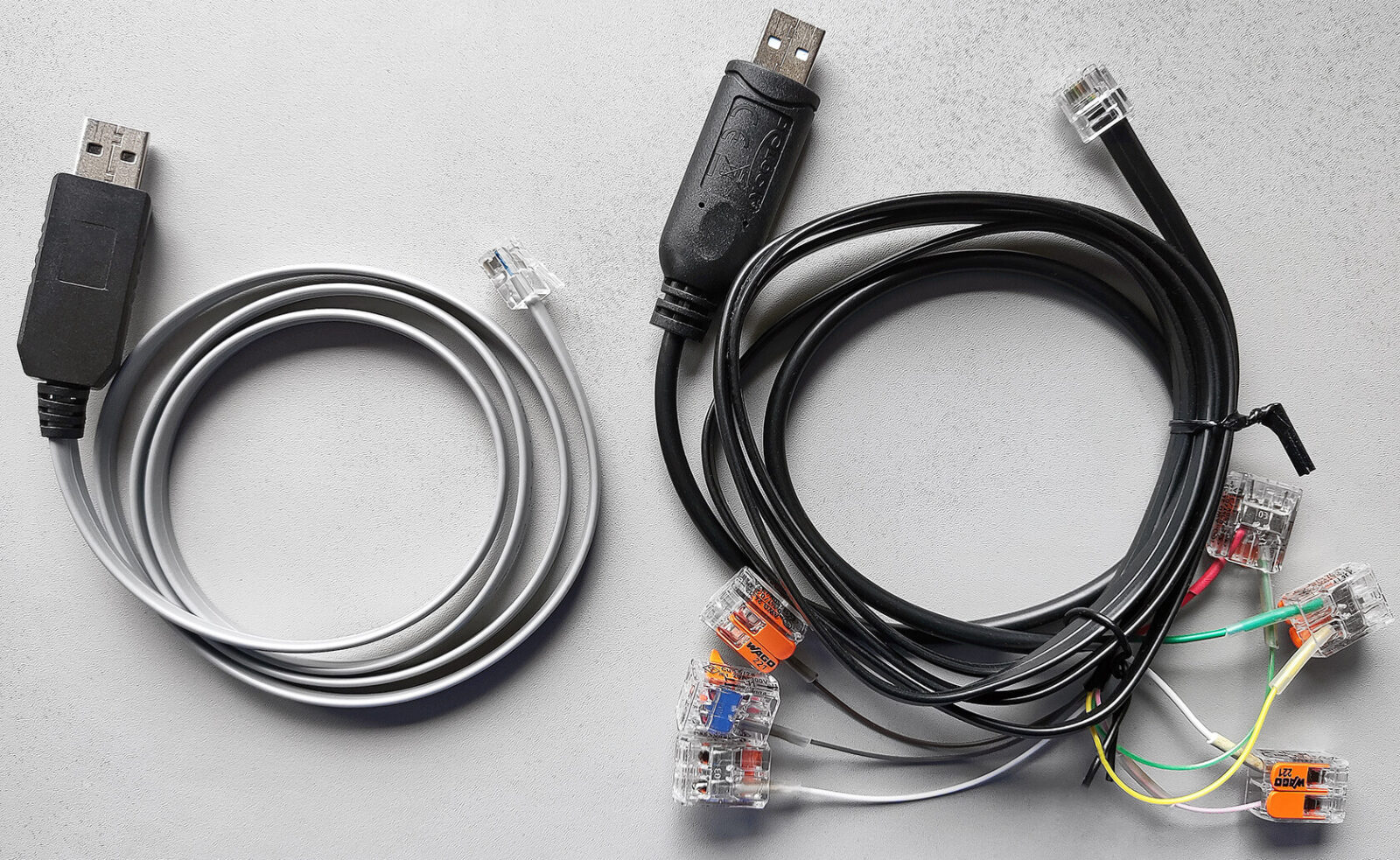 Bild 5: Links das von ACT erhältlich Adapterkabel und rechts die funktionsgleiche, aber nicht so schöne Do-it-yourself-Alternative.