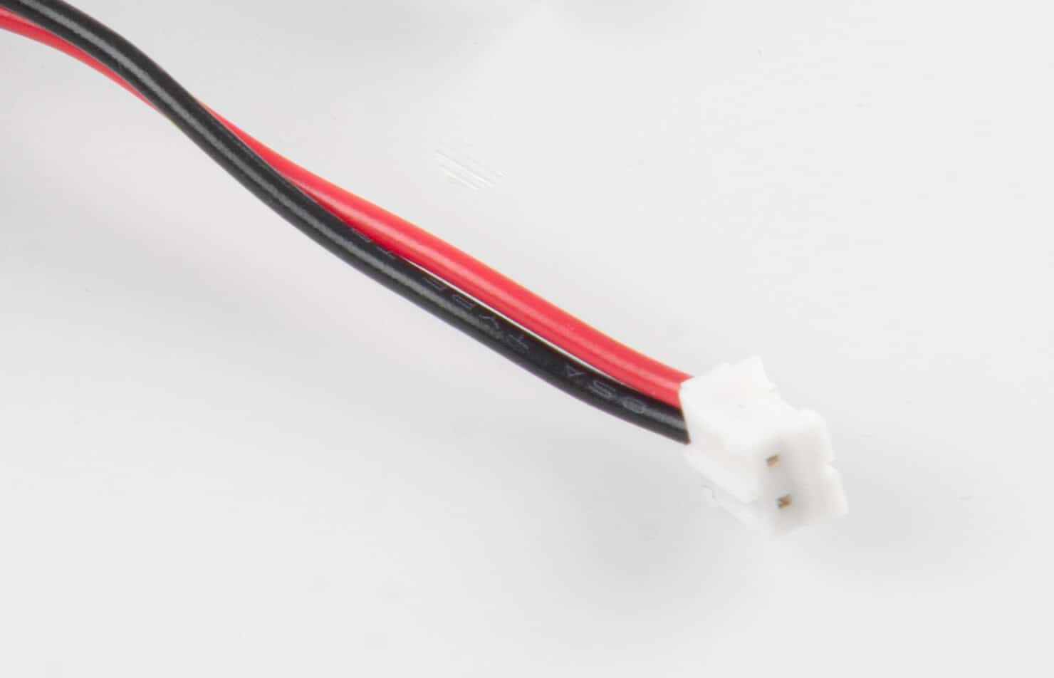 Bild 1: Stecker JST PH mit einem Rastermaß von 2 mm